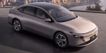 Nissan повністю розсекретив дешевий великий седан: фото і ціна