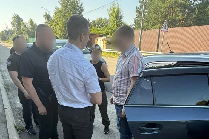 Незаконні виплати мобілізованому чиновнику. Завершено розслідування щодо екссекретаря Київради