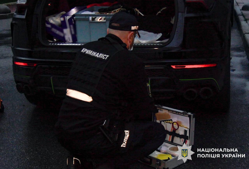 У Києві в авто знайдено тіло блогера з простреленою головою