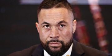 Паркер закликав Усика до дій