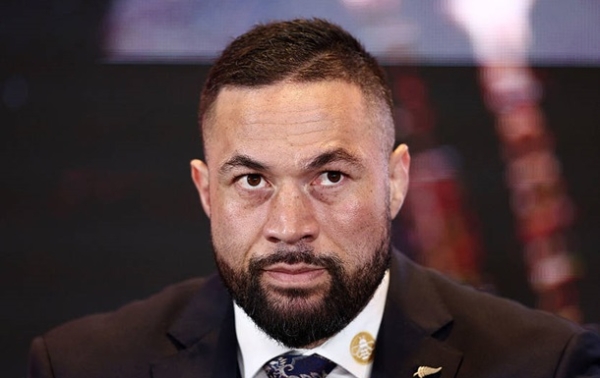 Паркер закликав Усика до дій