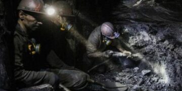 Росіяни атакували шахту ДТЕК у Дніпропетровській області, гірників евакуюють