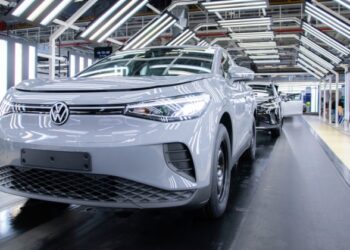 VW Group збільшила постачання електромобілів на третину у третьому кварталі, але Китай “забуксував”