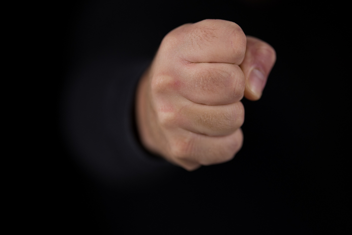 Побив рідну матір: на Хмельниччині судитимуть 20-річного мешканця Шепетівського району