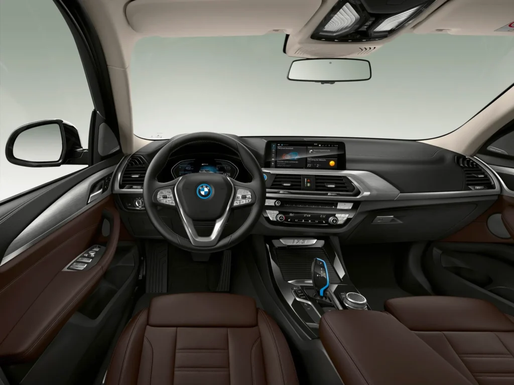 электромобиль BMW iX3 2024