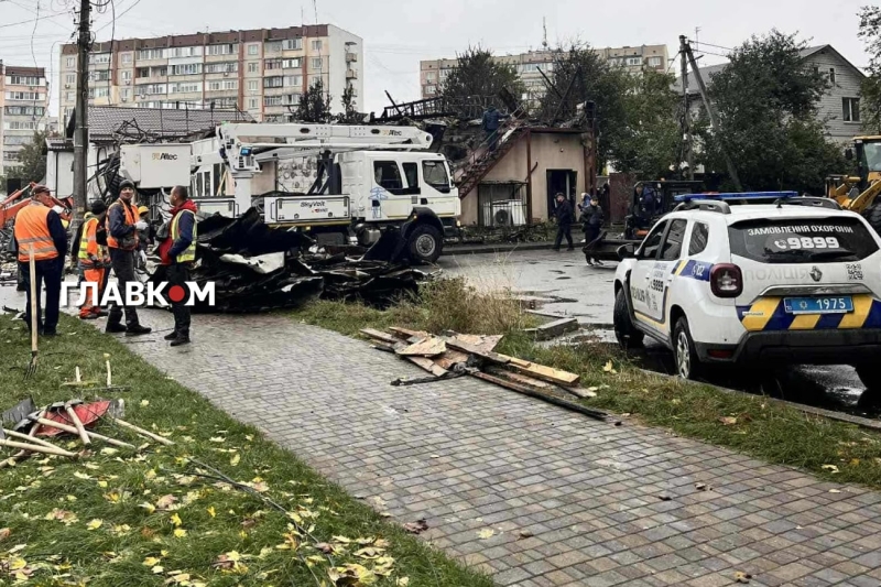 Удар по Київщині: у Броварах пошкоджено житлові будинки, магазин та автівки (фото)