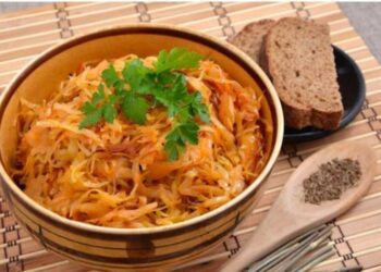 Тушкована капуста в мультиварці: найпростіший рецепт від Клопотенка