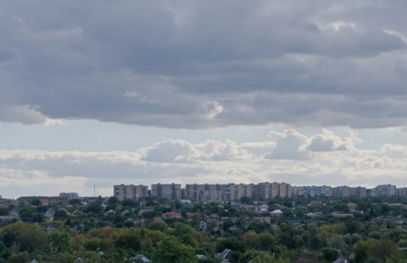 «Дасть Бог, Краматорськ вистоїть і не припинить своє існування, як Бахмут чи Авдіївка». Життя за 16 км від фронту