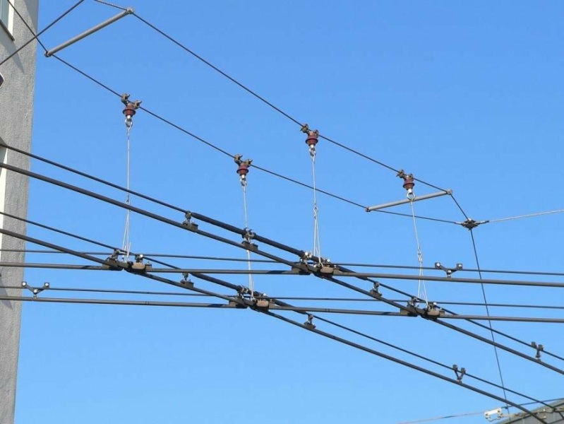 Негода вдарила по транспорту: у Франківську виникли проблеми з рухом тролейбусів