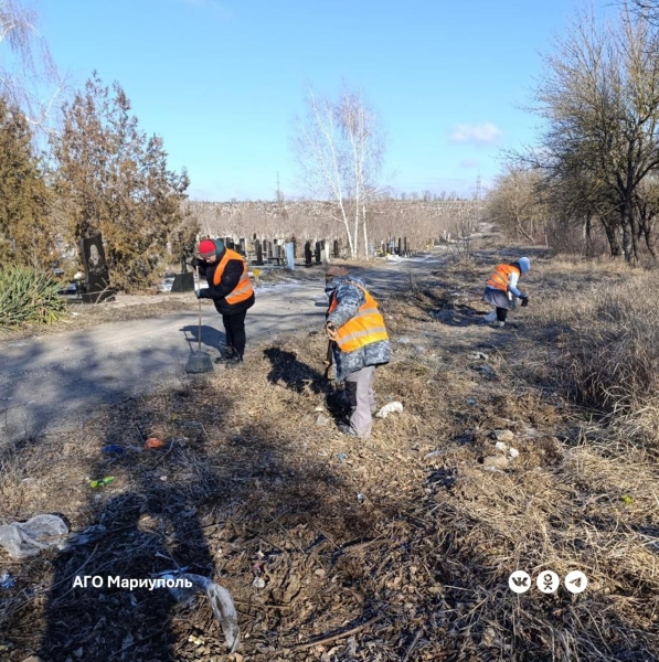 Дефіцит місць і QR-коди на кладовищах: Що відбувається з похоронним бізнесом окупованої Донеччини, і скільки коштує догляд за могилою