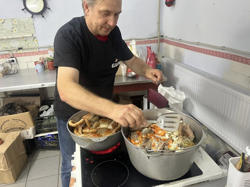 &laquo;Деяких рятували вже тричі&raquo;: Як волонтер Євген Ткачов вивозить людей з пекла війни