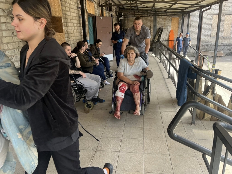 &laquo;Деяких рятували вже тричі&raquo;: Як волонтер Євген Ткачов вивозить людей з пекла війни