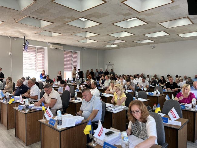 Депутати у Рівному намагалися продати землю з озером