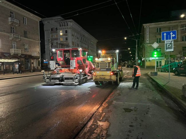 Дорогу навпроти драматеатру у Рівному відремонтували, на черзі - ділянка неподалік ТРЦ «Злата Плаза»