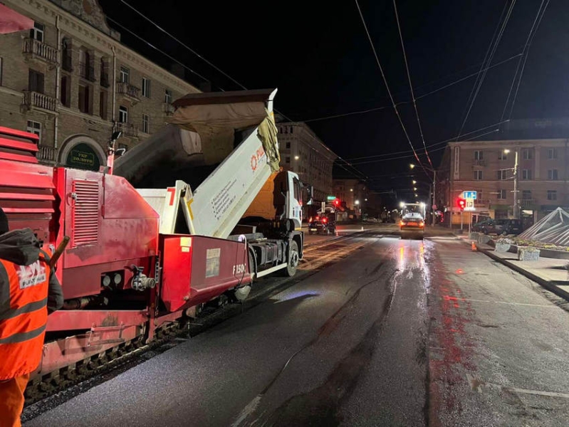 Дорогу навпроти драматеатру у Рівному відремонтували, на черзі - ділянка неподалік ТРЦ «Злата Плаза»