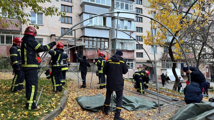 Шокуючий вибух в будинку на вулиці Тернопільській: в поліції розглядають різні версії (ФОТО)