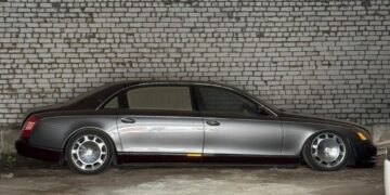 В Україні продають занедбаний 6-метровий Maybach 62S за $120 000 (ФОТО)