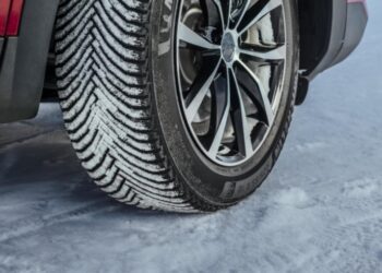 Коли треба “перевзувати” авто в Україні