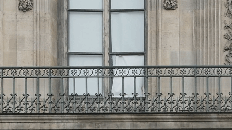 У Парижі за сім хвилин пограбували Лувр: викрадено "безцінні коштовності"