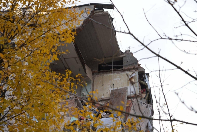 У Хмельницькому стався вибух у багатоповерхівці: зруйновано квартири, є постраждалі