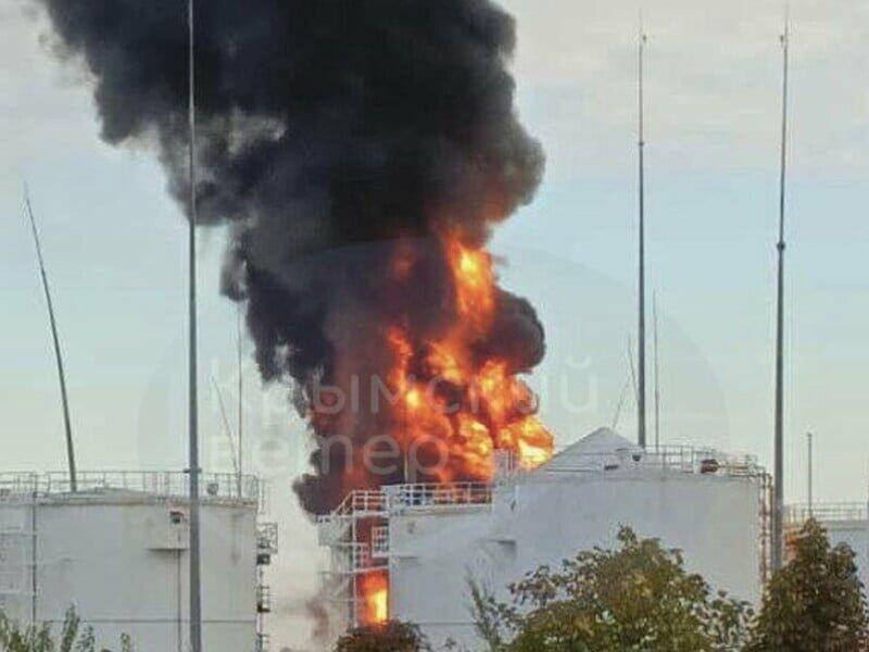 Сили оборони завдали масштабних ударів по Криму: знищено нафтобазу та склади
