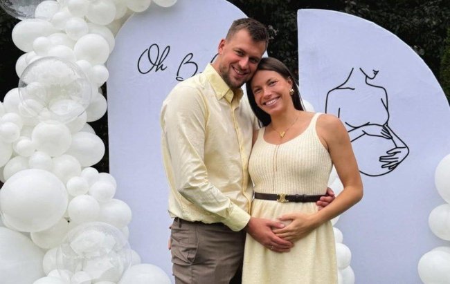 Гендер-паті влаштували відомий рівнянин-олімпієць з дружиною