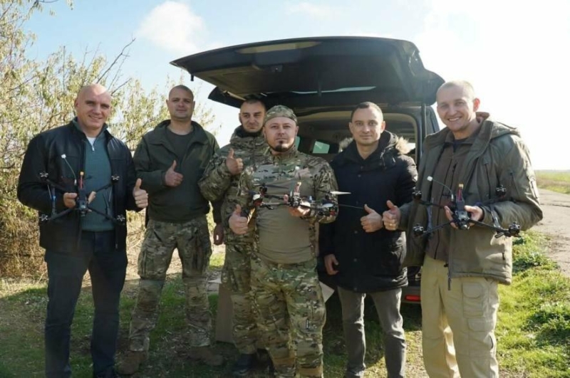 Громада Миколаєва передала дрони захисникам на Херсонському напрямку