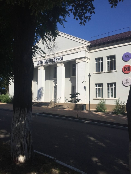 Як українці в окупації заробляють на життя. Аналіз зарплат і витрат українців на тимчасово окупованих територіях