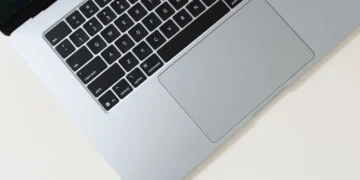 MacBook 2025