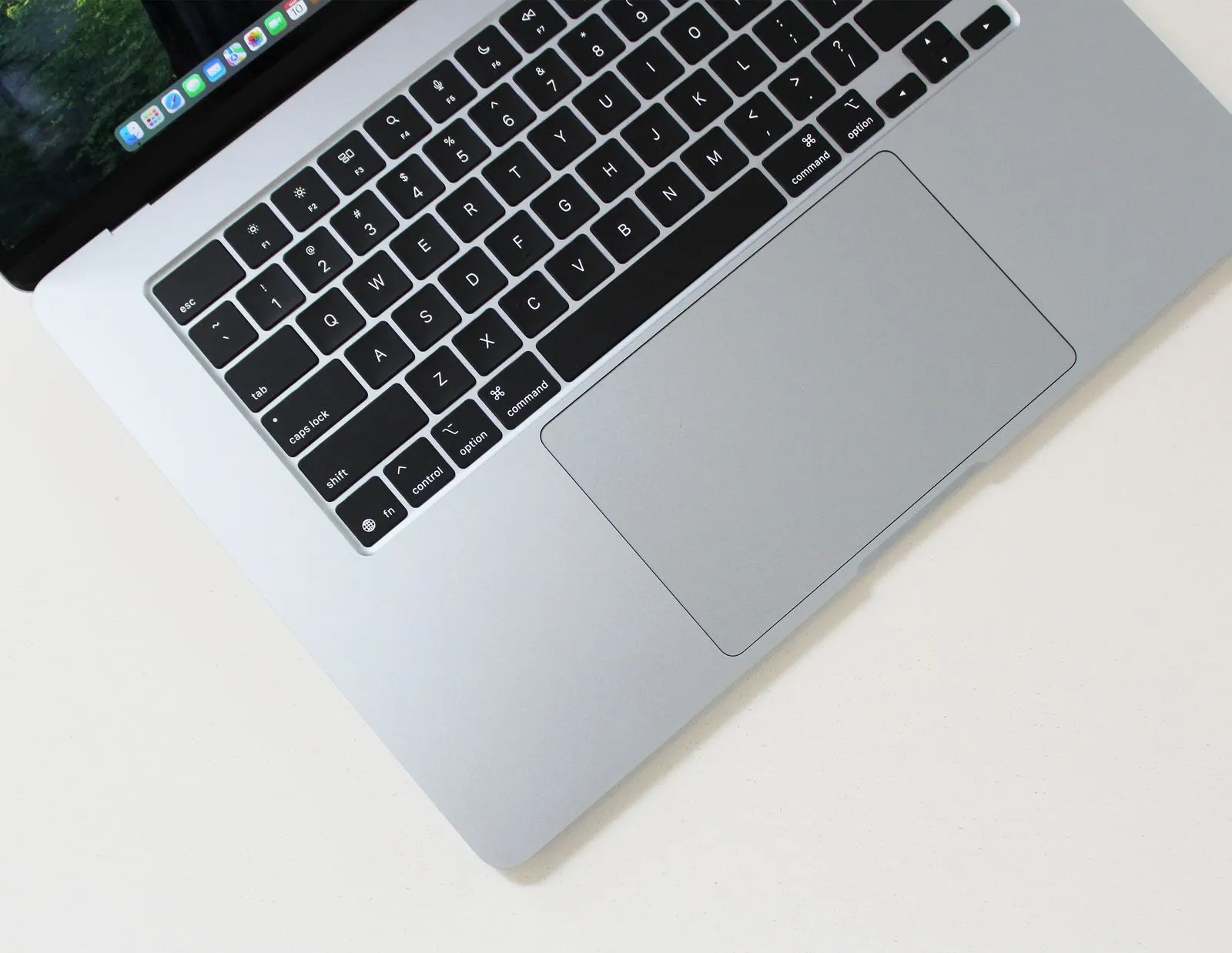 MacBook — пристрій, який змінює звичний досвід роботи