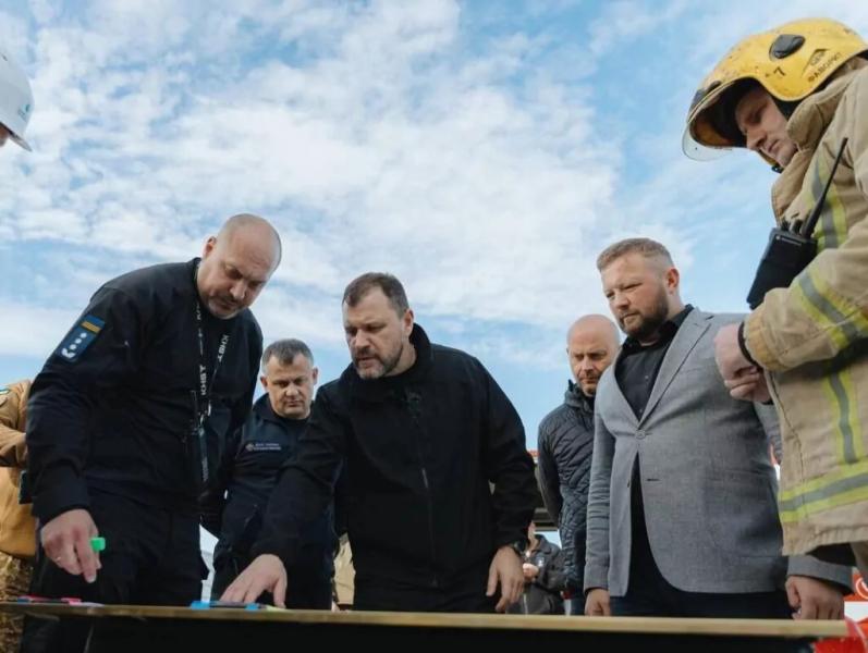 Міністр МВС та керівництво ДСНС відвідали місце масованого удару росії по газовидобувній інфраструктурі Полтавщини