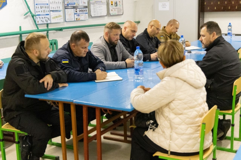 Міністр МВС та керівництво ДСНС відвідали місце масованого удару росії по газовидобувній інфраструктурі Полтавщини