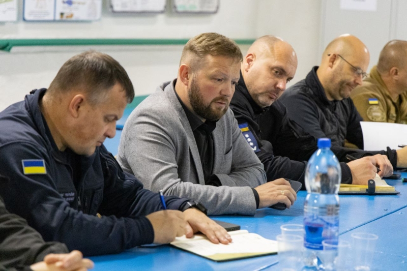 Міністр МВС та керівництво ДСНС відвідали місце масованого удару росії по газовидобувній інфраструктурі Полтавщини