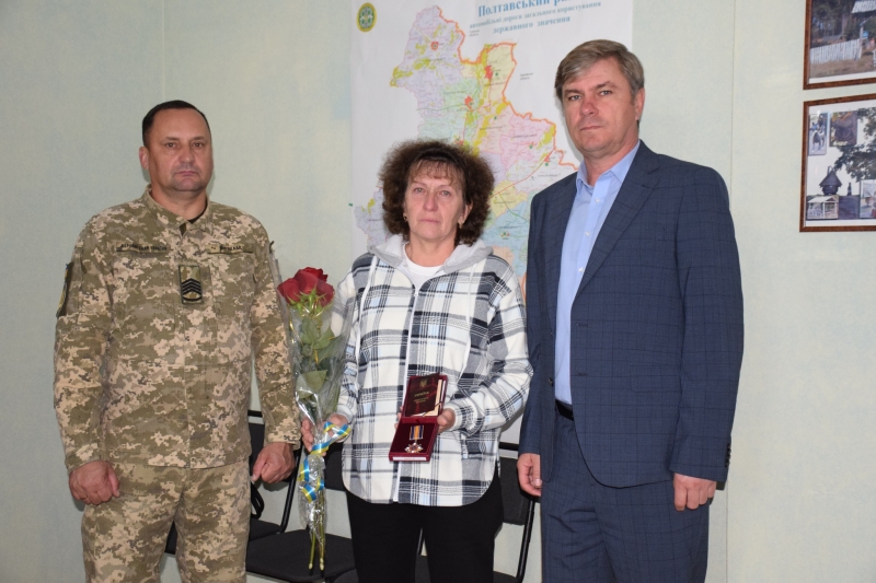 На Новосанжарщині рідним передали орден загиблого Захисника України