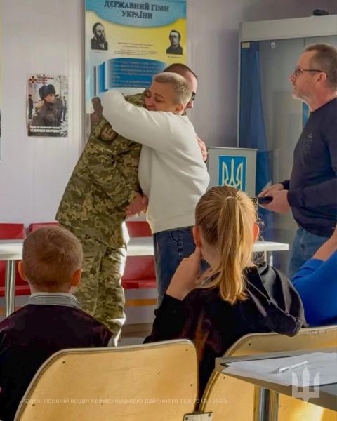 На Полтавщині родинам полеглих захисників передали нагороди