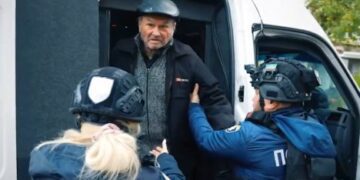 На Сумщині «Білі янголи» евакуювали літнього чоловіка з пошкодженого домоволодіння