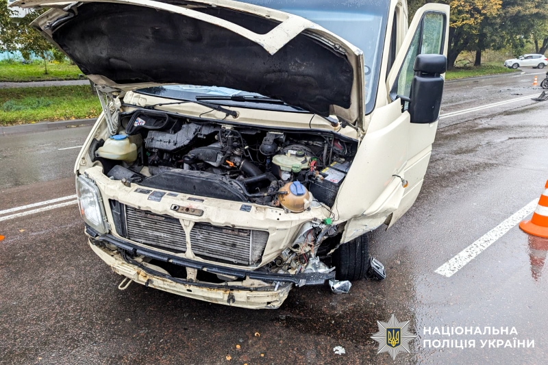 Після серйозної ДТП на Захисників Маріуполя є потерпілий (ФОТО)