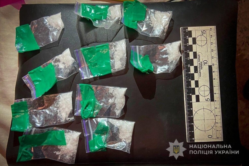Поліцейські затримали у Сумах наркодилера-закладчика