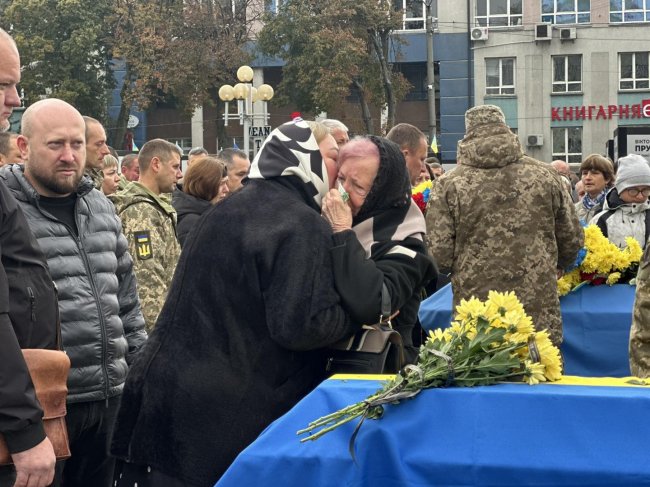 Рівне оплакало двох захисників (ФОТО)
