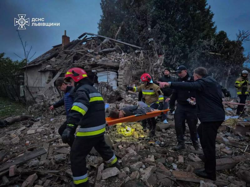 росія завдала удару 50 ракетами та 500 дронами: є загиблі та поранені, – Зеленський 