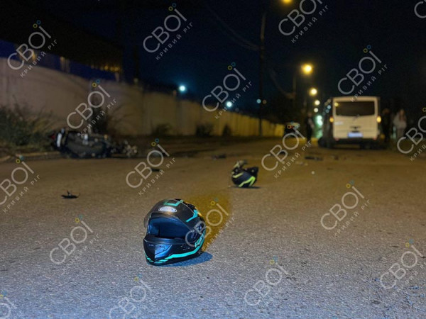 У Кривому Розі мотоцикл зіткнувся з мікроавтобусом, загинув підліток