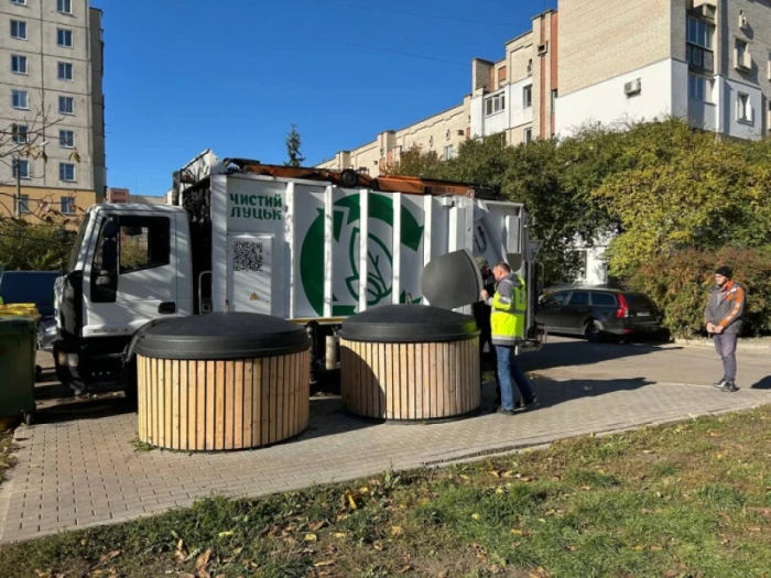 У Луцьку до кінця року встановлять ще 31 напівпідземний контейнер для збору сміття