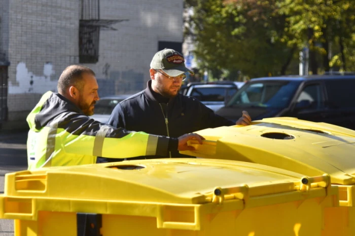 У Луцьку до кінця року встановлять ще 31 напівпідземний контейнер для збору сміття
