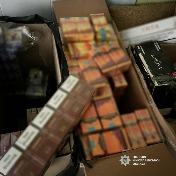 У Миколаєві вилучили понад 11 тисяч пачок цигарок і тонну фальсифікованого алкоголю, - ФОТО