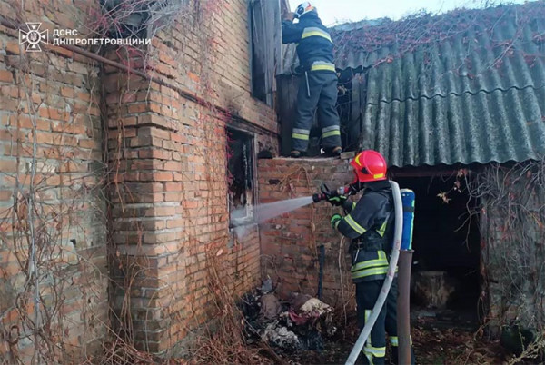 У Нікопольському районі у своєму будинку згорів чоловік