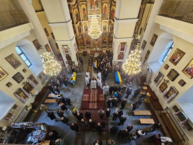 У Полтавській громаді попрощались із трьома загиблими захисниками України
