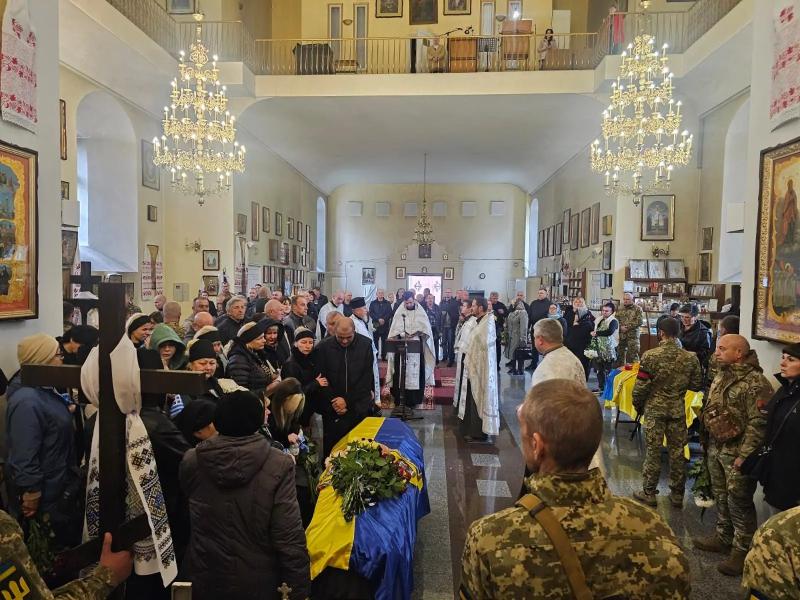 У Полтавській громаді попрощались із трьома загиблими захисниками України
