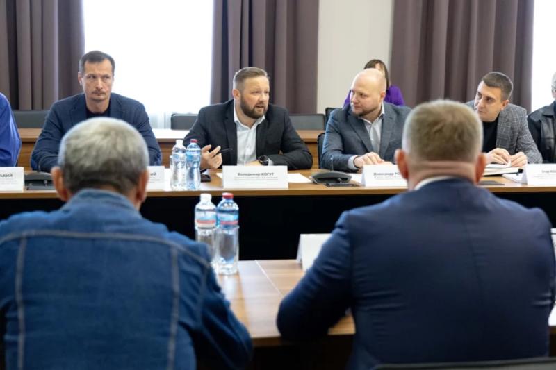 У Полтавській ОВА обговорили спрощення процедур проходження медоглядів працівниками підприємств