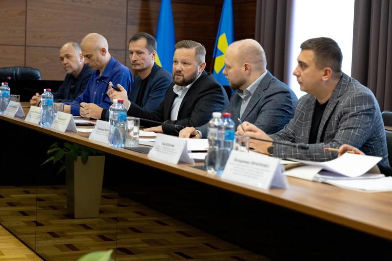 У Полтавській ОВА обговорили спрощення процедур проходження медоглядів працівниками підприємств