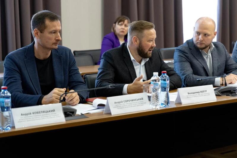 У Полтавській ОВА обговорили спрощення процедур проходження медоглядів працівниками підприємств